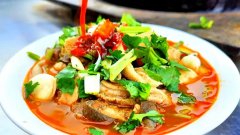 >舌尖上的交融丨焉耆杂碎汤：